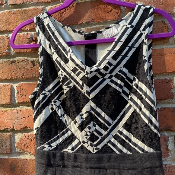 9 H1S Black & White Sleeveless Dress     Size 2 - Picture 8 of 13